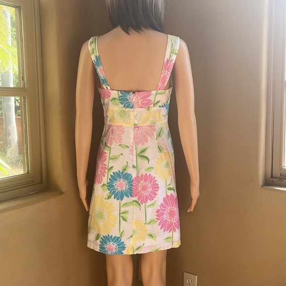 Lily Pulitzer 100% cotton floral print dress. - Picture 4 of 10